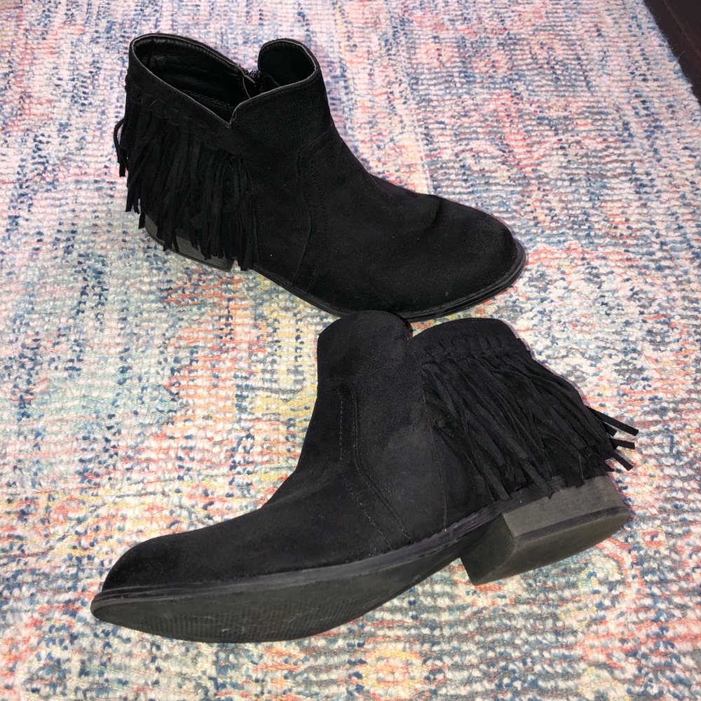 Fringed black booties